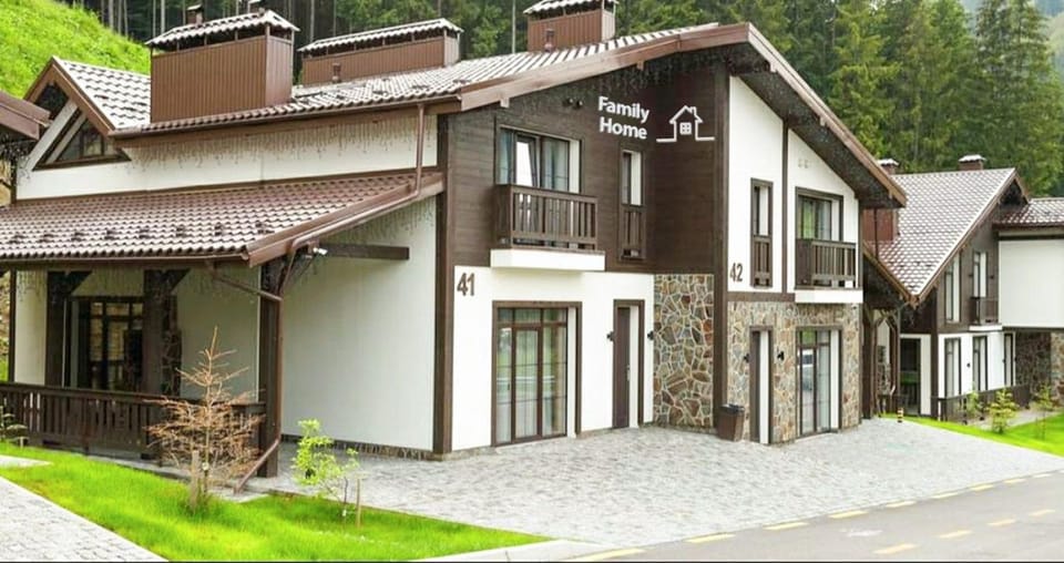 Property building, Spring, Day