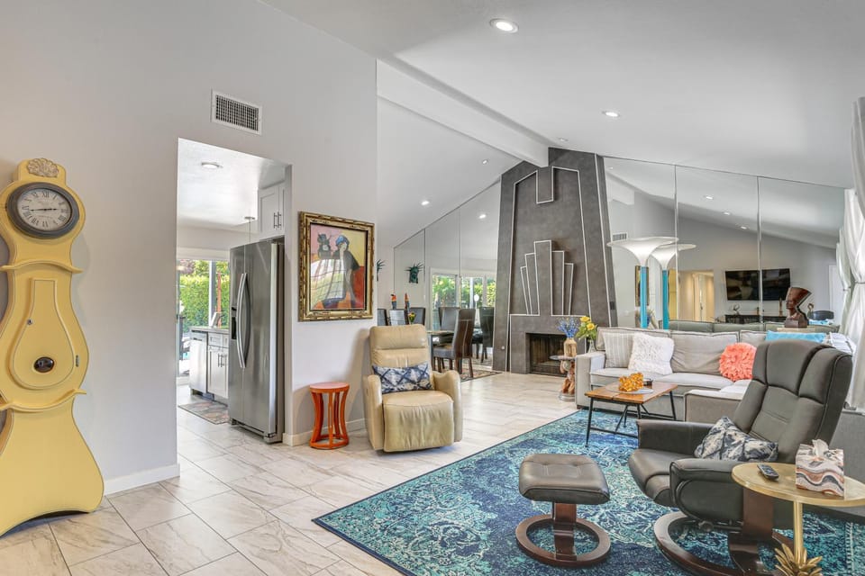 Pet-Friendly Palm Springs Escape! Oasis Vibe House in Palm Springs