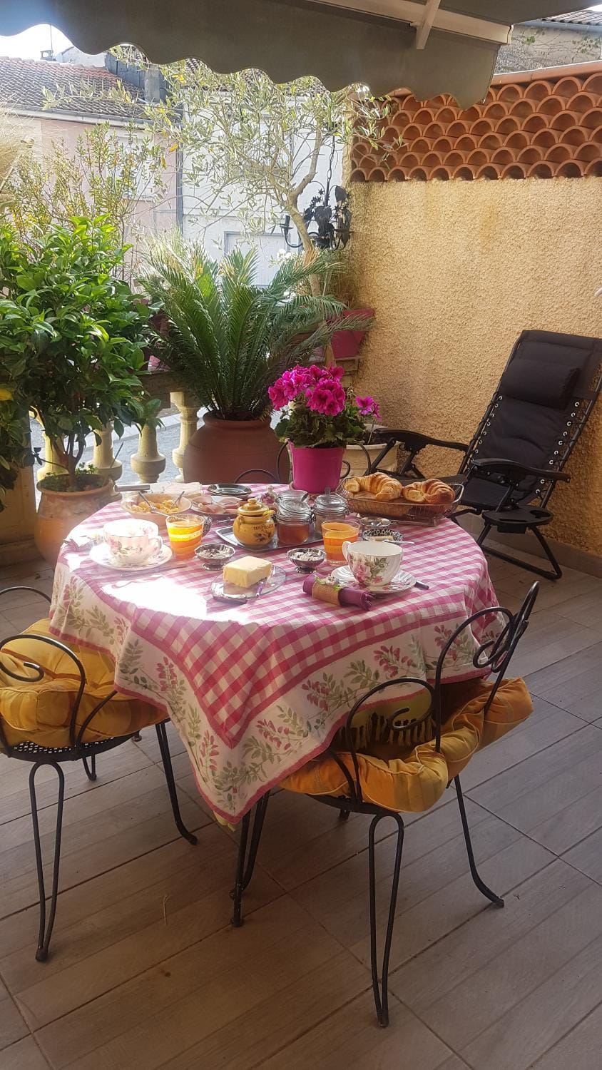 Chambre d'hôtes chez Claude Bardou Bed and Breakfast in Occitanie