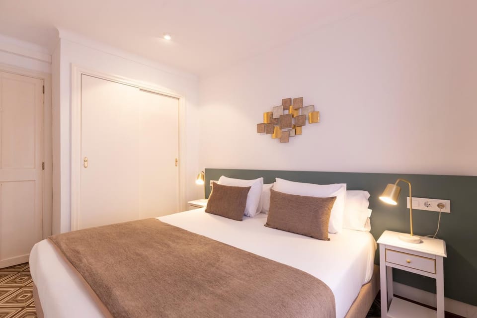 Balcony/Terrace, Bedroom, air conditioner