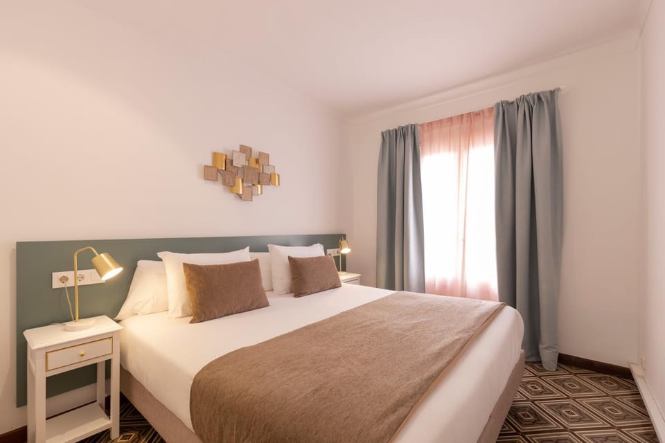 Balcony/Terrace, Bedroom, air conditioner