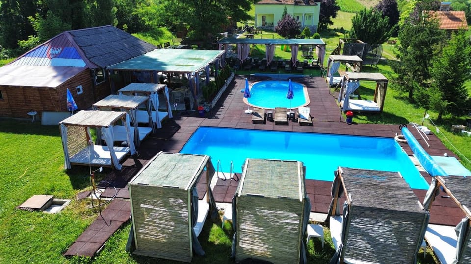 Brvnara Dragce Apartment in Serbia