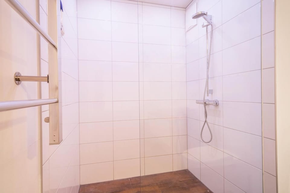 Bathroom, Living room