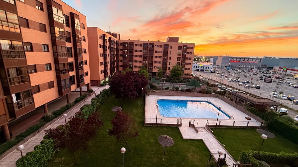 Deyanira Suite, Aeropuerto, IFEMA Apartment in Madrid