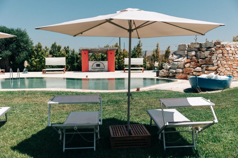 Day, Garden, Seating area, Garden view, Pool view, Swimming pool, sunbed