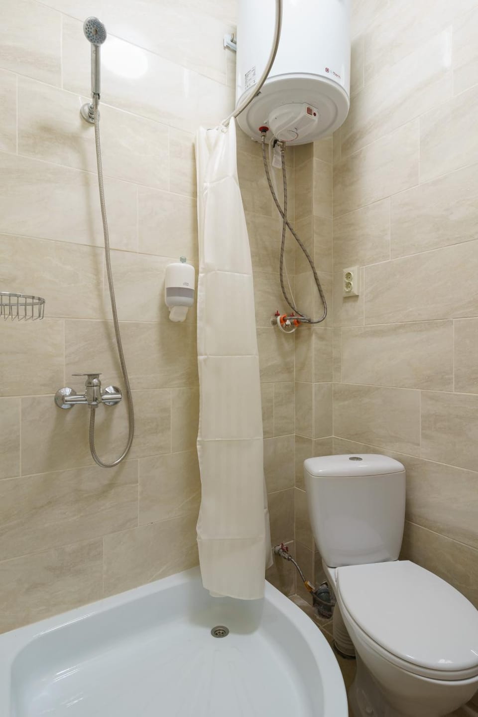 Shower, Toilet, Decorative detail