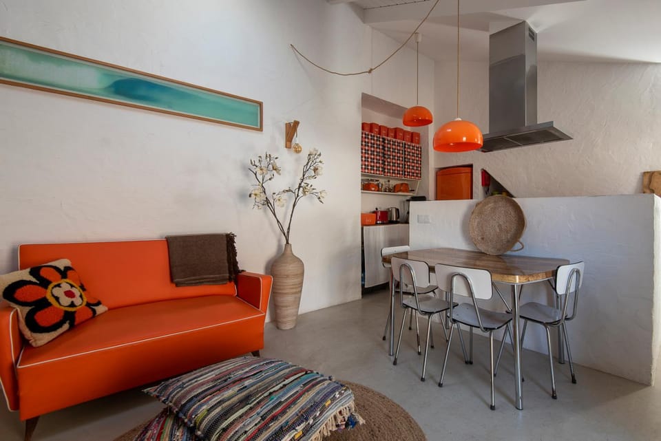 Seating area, Dining area