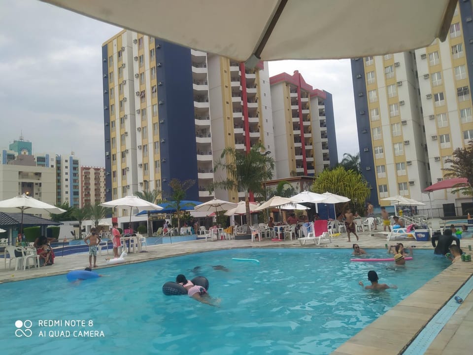 Eldorado Thermas Park - 400m Shopping Singapura e Bar Simprão, pode levar bebidas para park aquático Apartment in State of Goiás