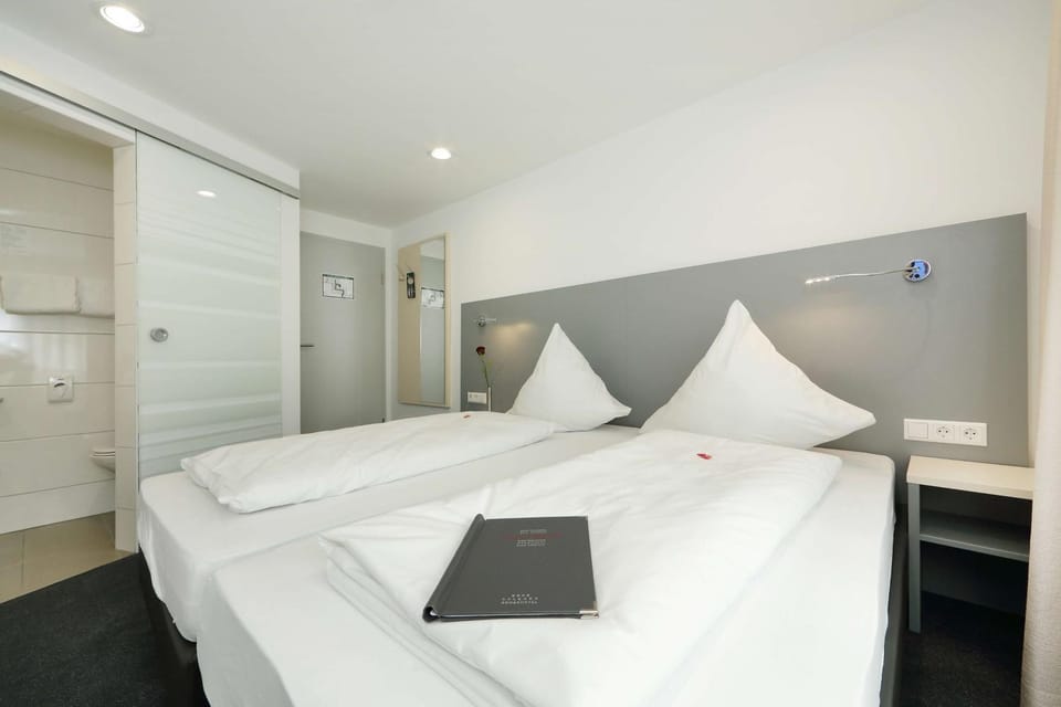 Photo of the whole room, On site