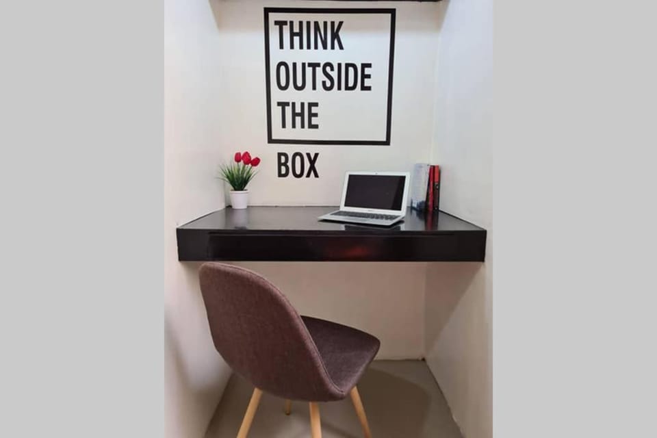 Cozy Space Near SM with Netflix and Fiber WiFi Apartment in Batangas
