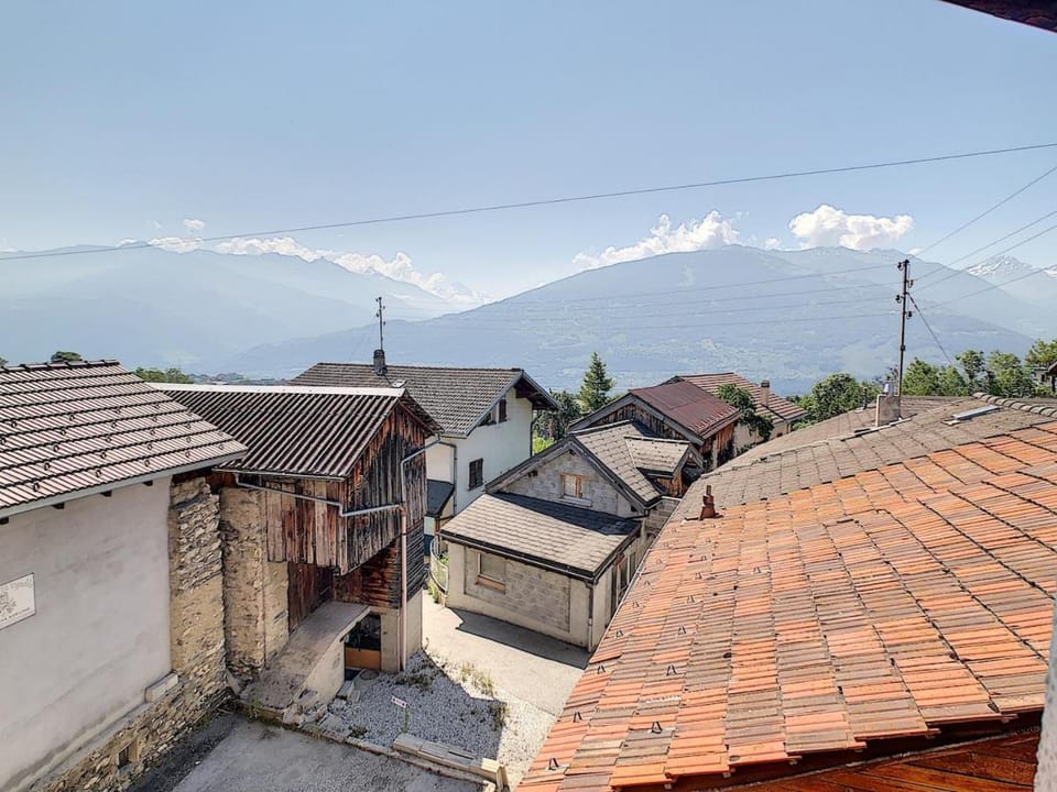 Cosy and quiet private place in Central Valais Apartment in Sion