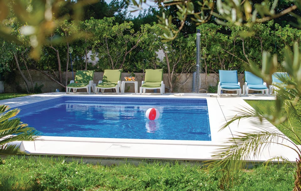 Day, Garden, Garden view, Pool view, Swimming pool, sunbed