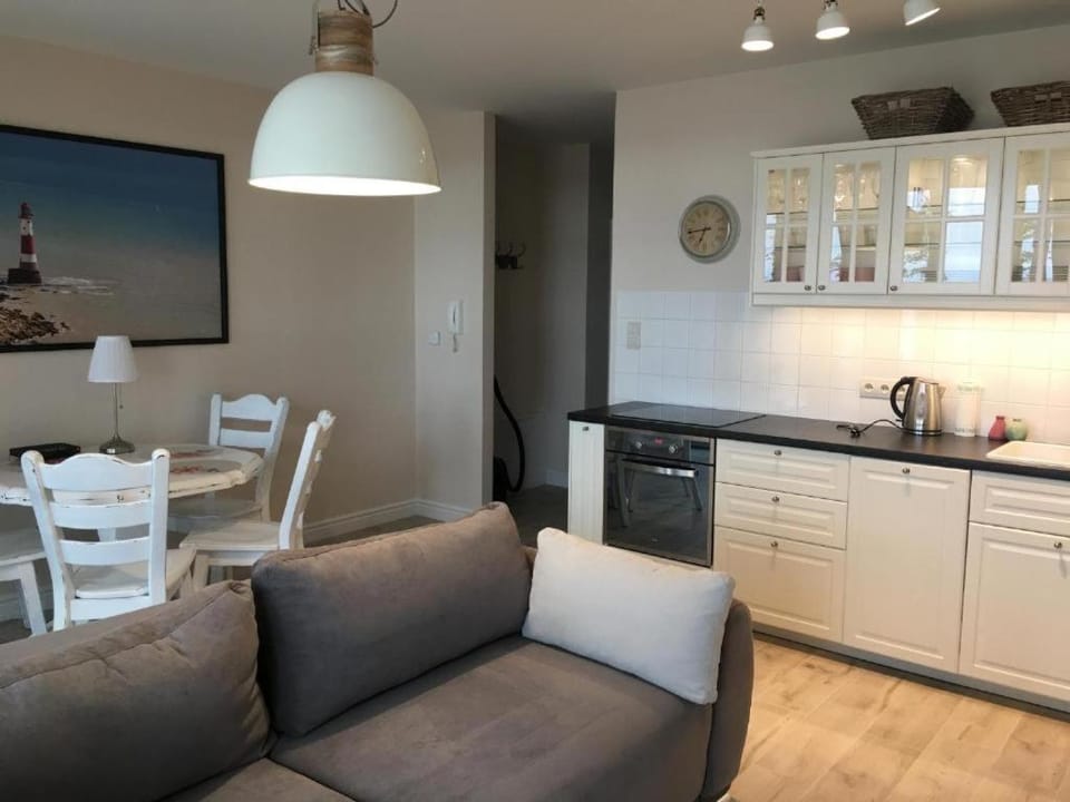 Kitchen or kitchenette, Dining area, dishwasher, pet friendly, stove
