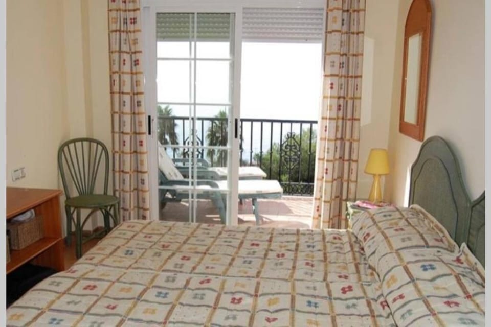 Balcony/Terrace, Photo of the whole room, Pool view, Sea view