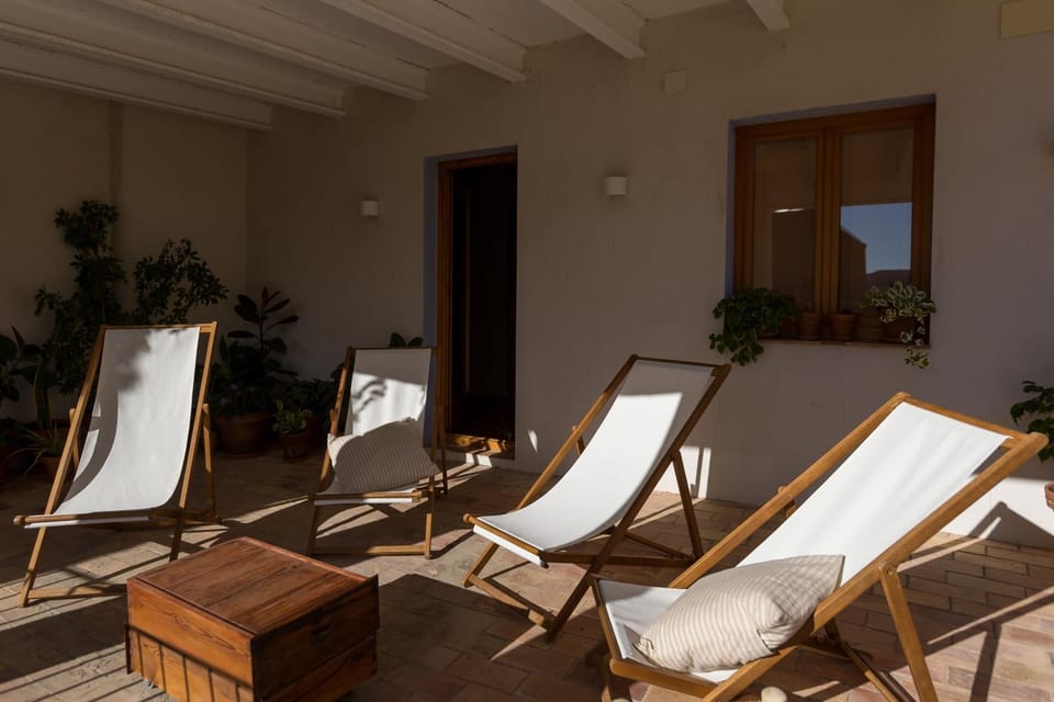 Day, Balcony/Terrace, Balcony/Terrace, Living room, Seating area, sunbed