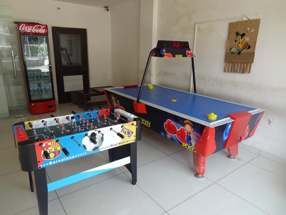 Game Room, Entertainment, Non alcoholic drinks