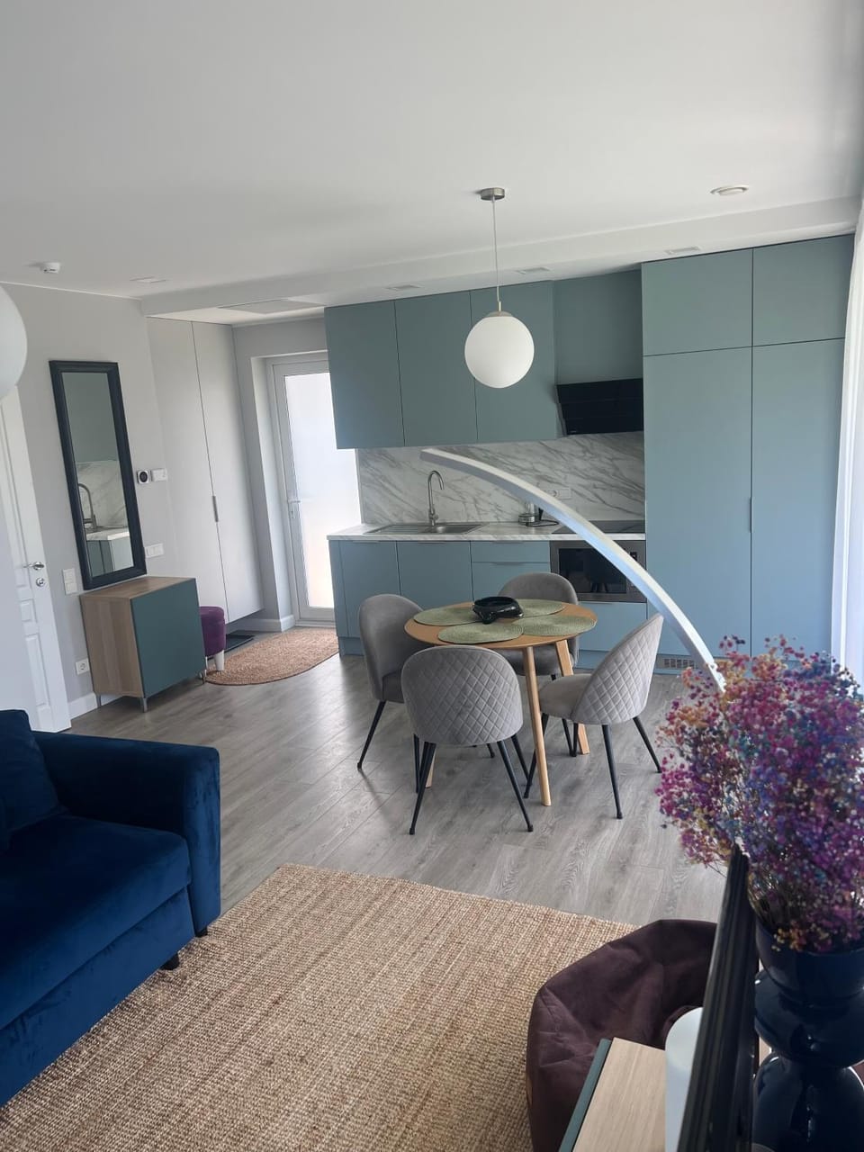 Living room, Dining area