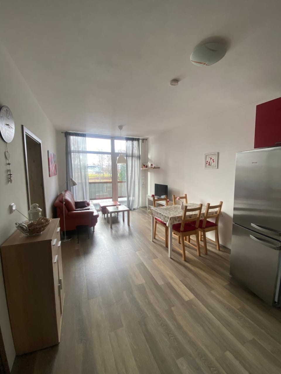 Kitchen or kitchenette, Living room, Seating area, Dining area
