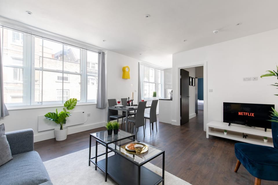 Living room, Photo of the whole room, Dining area