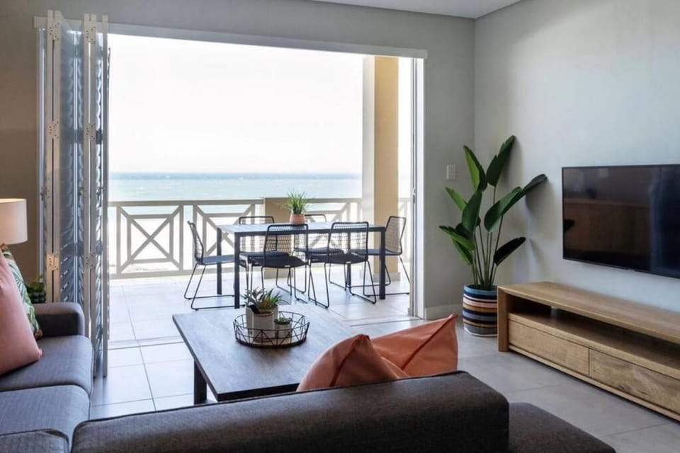 Waterfront Getaway, 2 Bedroom Seaside Bliss Apartment in KwaZulu-Natal
