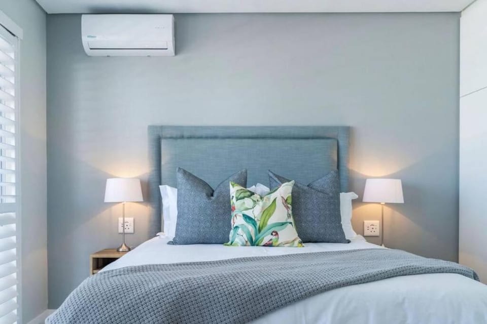 Waterfront Getaway, 2 Bedroom Seaside Bliss Apartment in KwaZulu-Natal