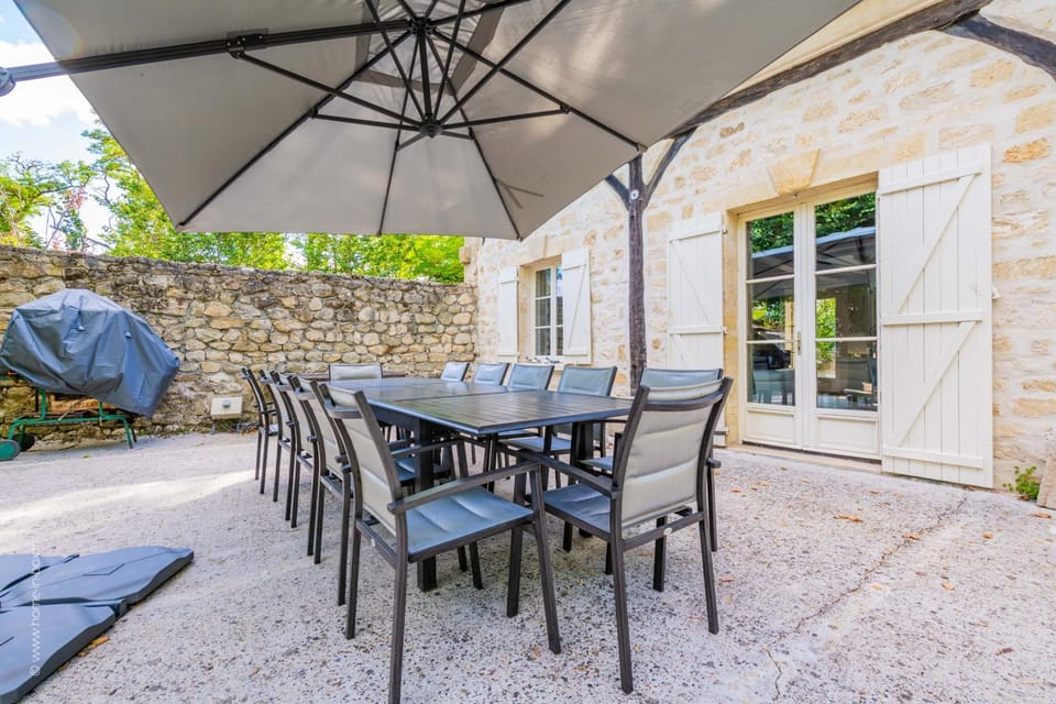 Patio, Living room, Dining area