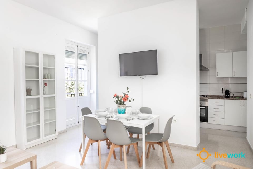 TV and multimedia, Living room, Dining area