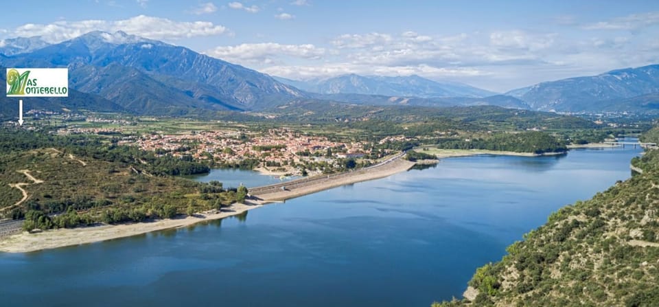 Nearby landmark, Off site, Natural landscape, Fishing, Canoeing, Hiking, Cycling