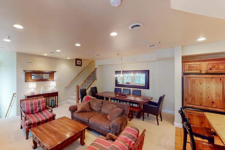 Big Wood River Run Apartment in Ketchum