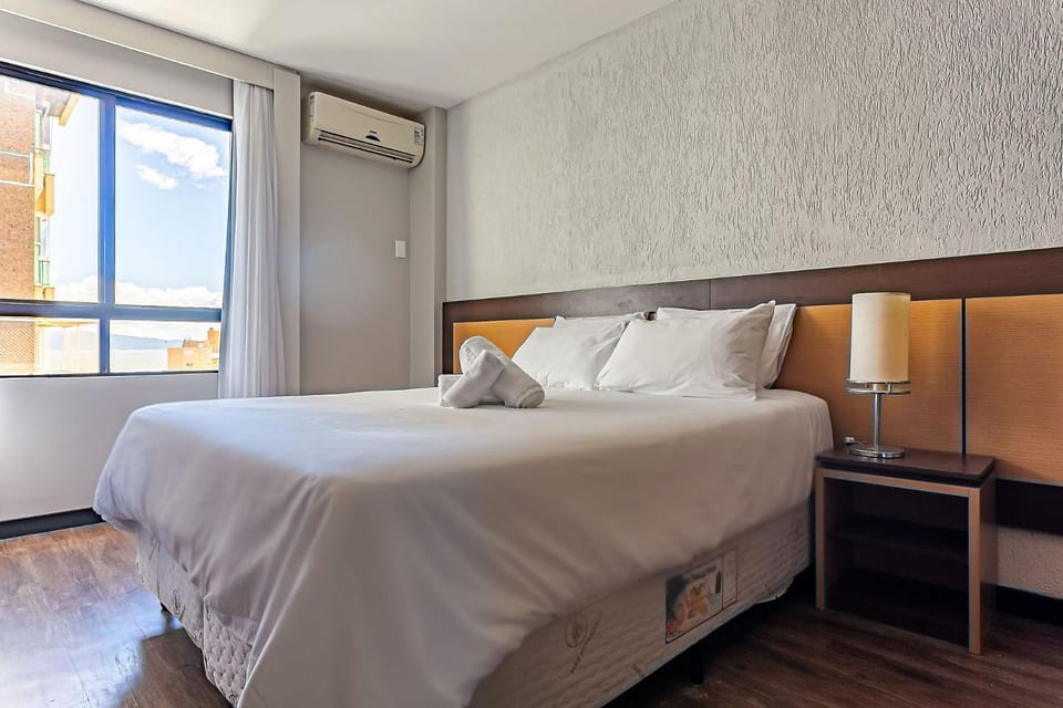 Bed, Photo of the whole room, Bedroom, air conditioner