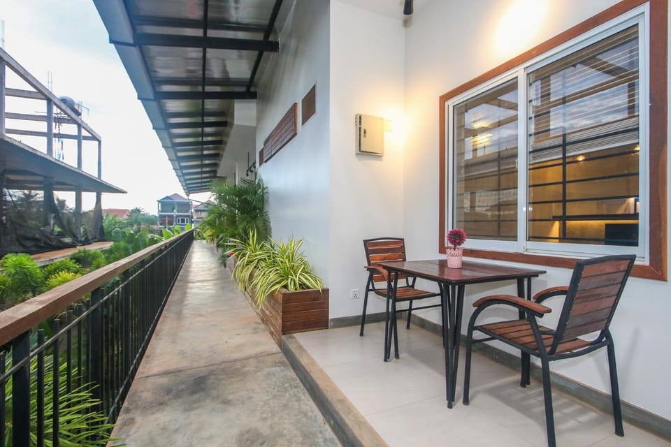Day, Neighbourhood, View (from property/room), Balcony/Terrace, Seating area, Garden view, Sunset
