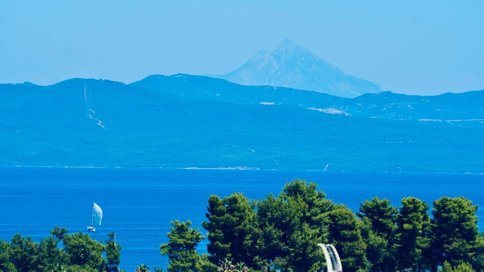 Natural landscape, Landmark view, Mountain view, Sea view