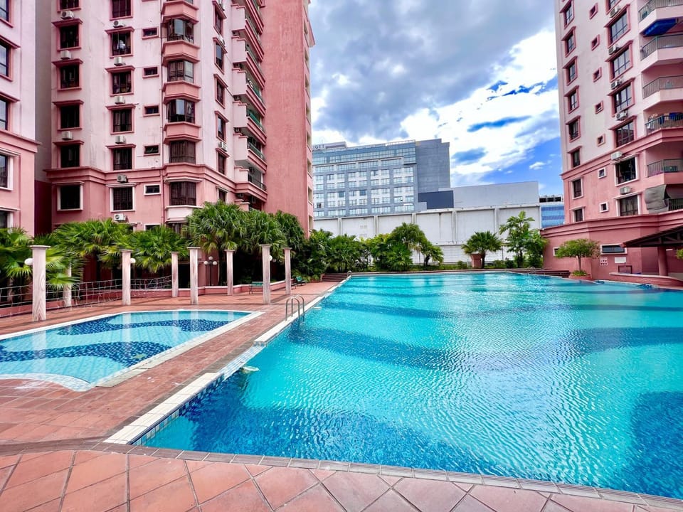 The Penthouse-Marina Court 6 bedrooms City Centre Apartment in Kota Kinabalu