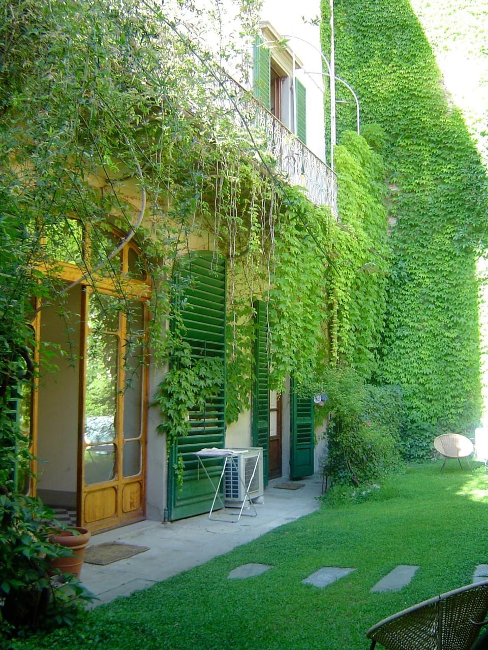 Property building, Day, Garden