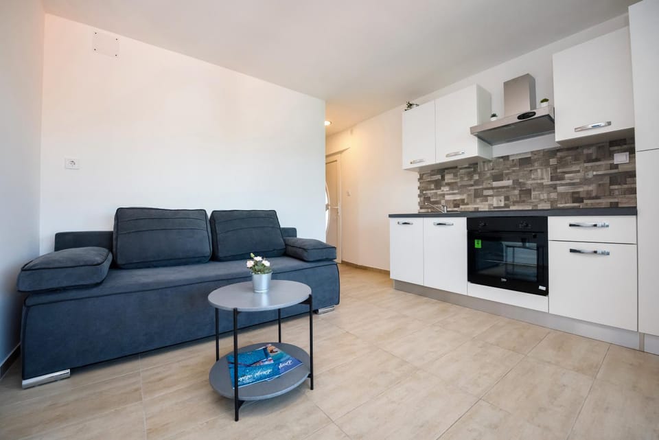 Kitchen or kitchenette, Living room, Seating area