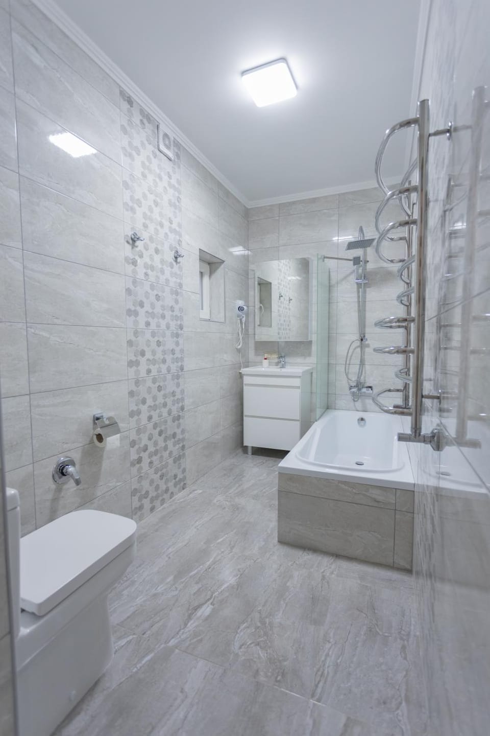 Shower, Toilet, Bath