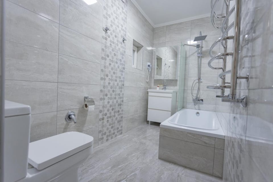 Shower, Toilet, Bathroom