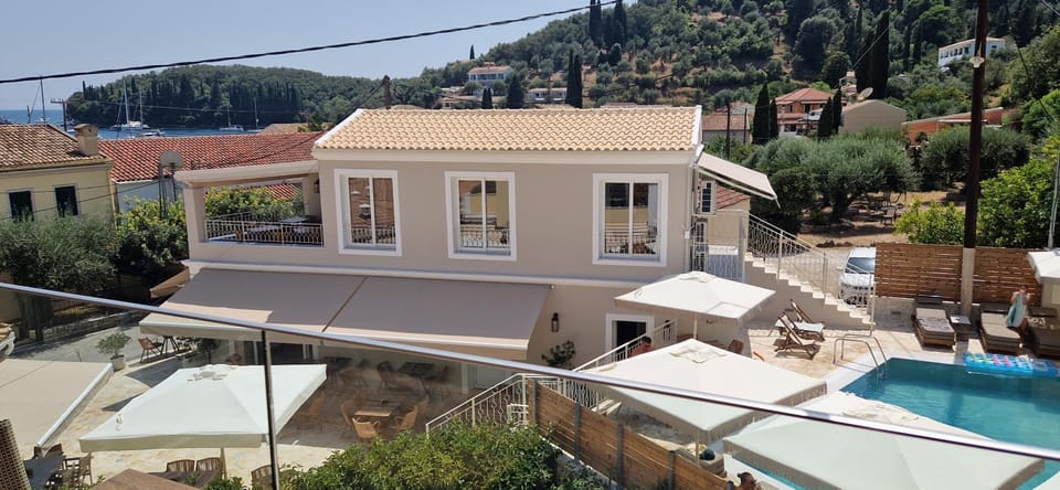 Day, Natural landscape, View (from property/room), Balcony/Terrace, Mountain view, Pool view