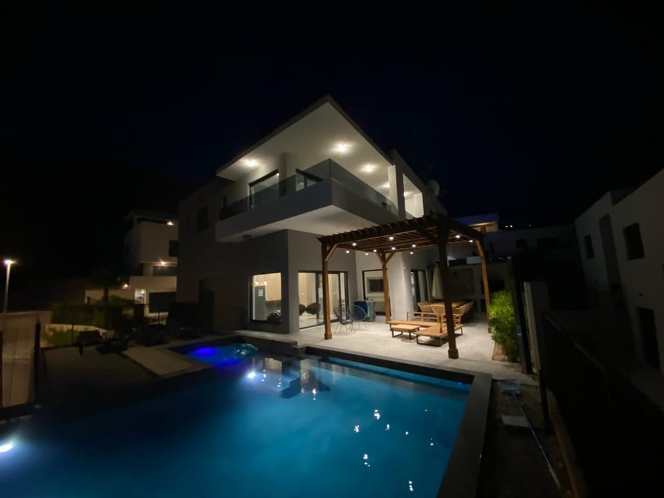 Night, Swimming pool