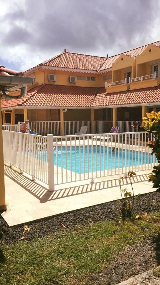 Maison en résidence privée avec piscine accès plage House in Les Trois-Îlets