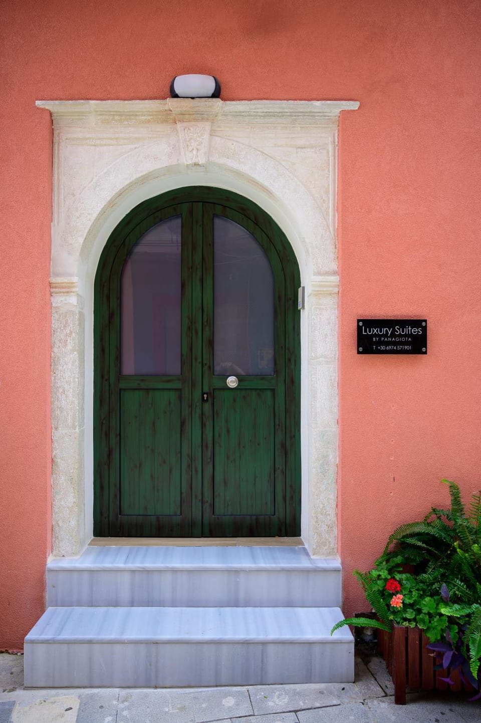 Facade/entrance