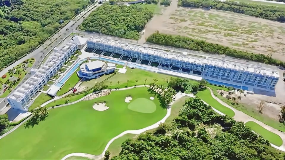 Property building, Bird's eye view, Golfcourse, Pool view