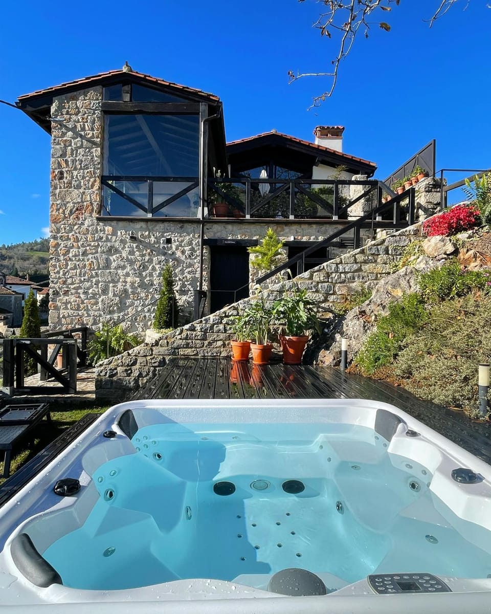 Natural landscape, Hot Tub