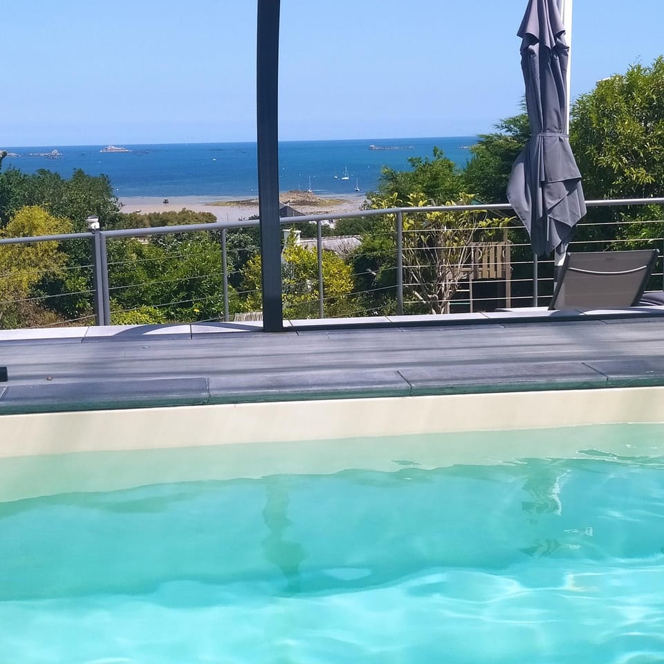 Sea view, Swimming pool