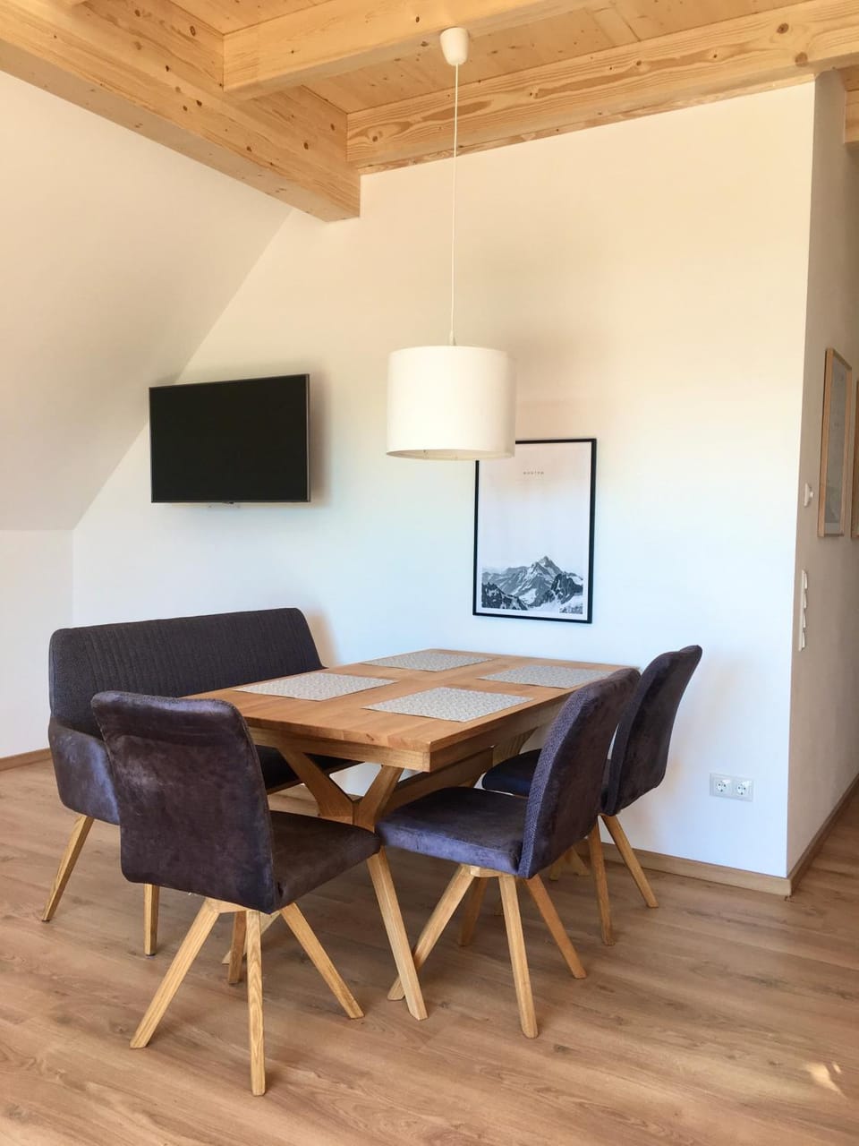 TV and multimedia, Dining area