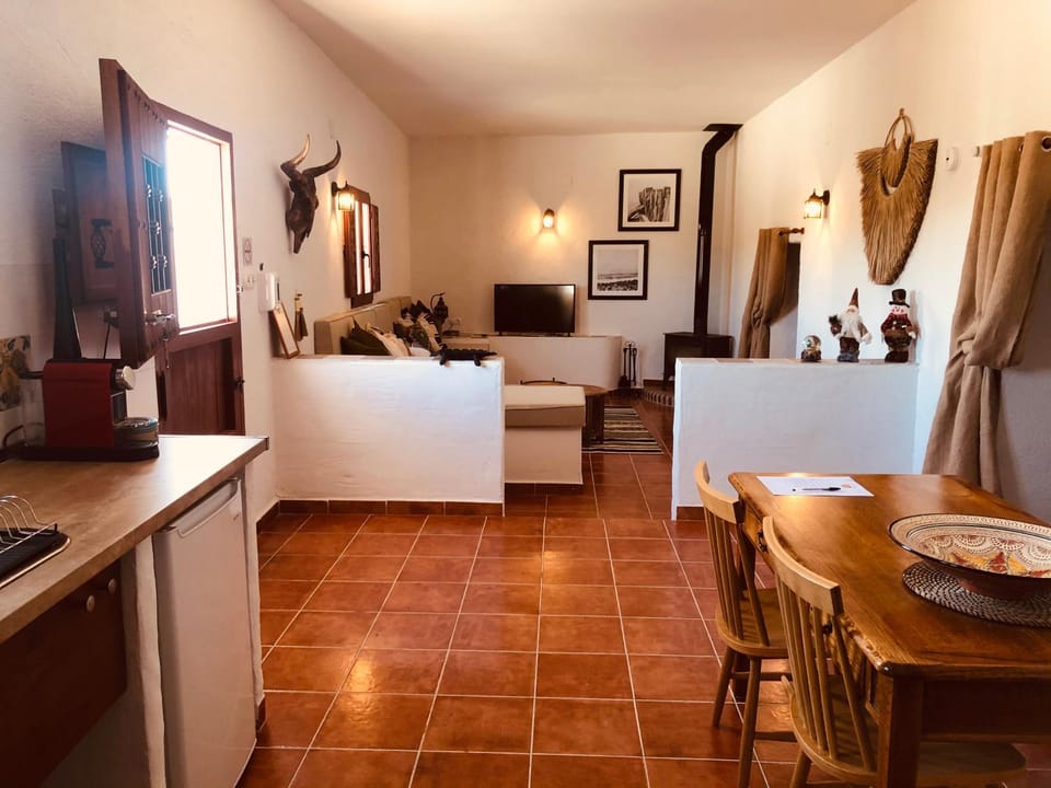 Coffee/tea facilities, Seating area, Dining area
