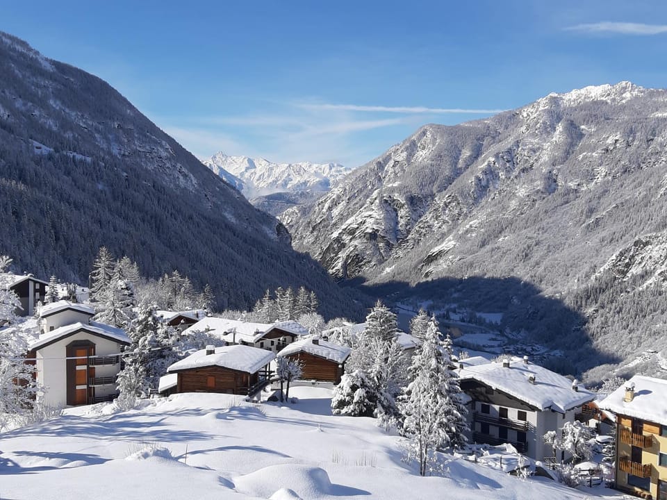 Nearby landmark, Day, Natural landscape, Winter, Mountain view
