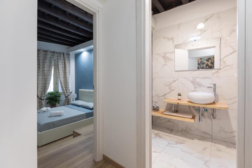 Toilet, Bedroom