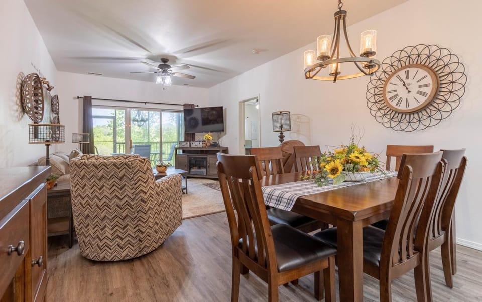Simple Serenity condo Apartment in Table Rock Lake