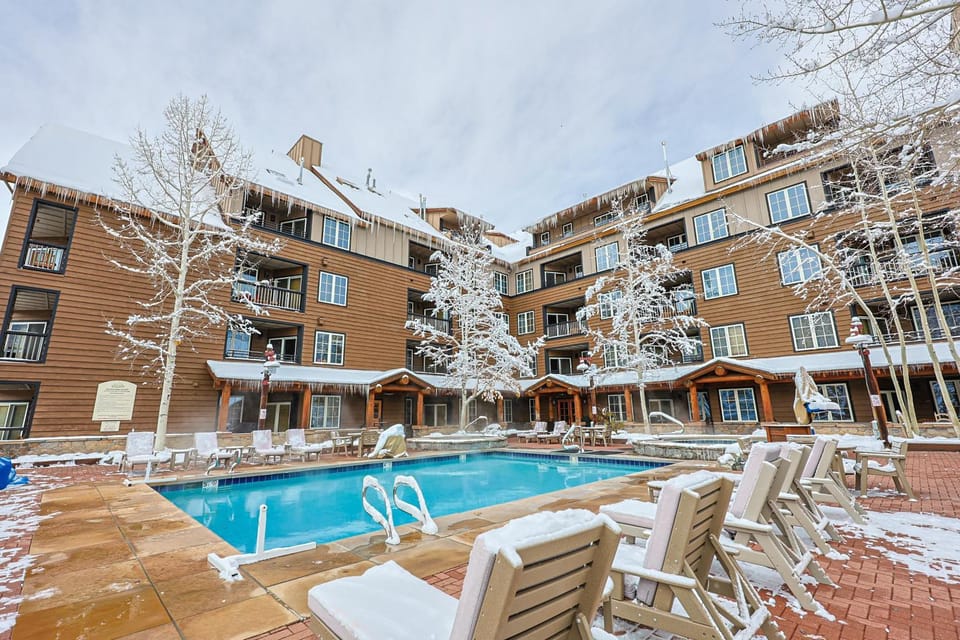 Winter, Swimming pool, sunbed